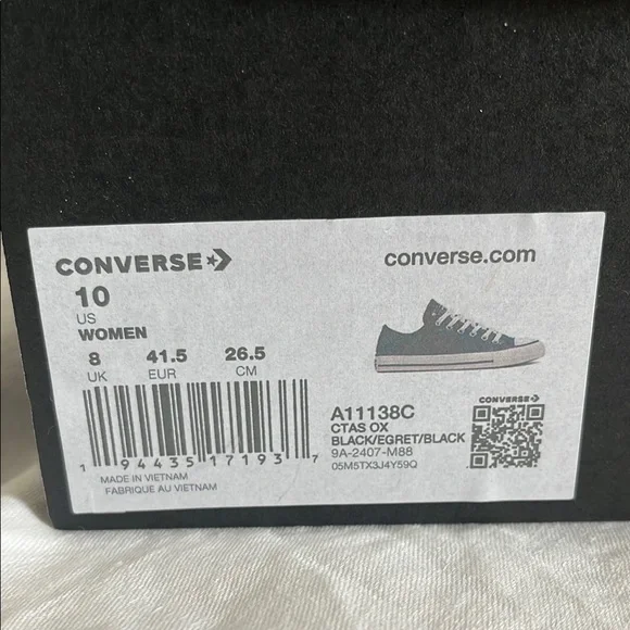NWT: Converse Speckled Black and White Sneakers in Original Box - Picture 5 of 5